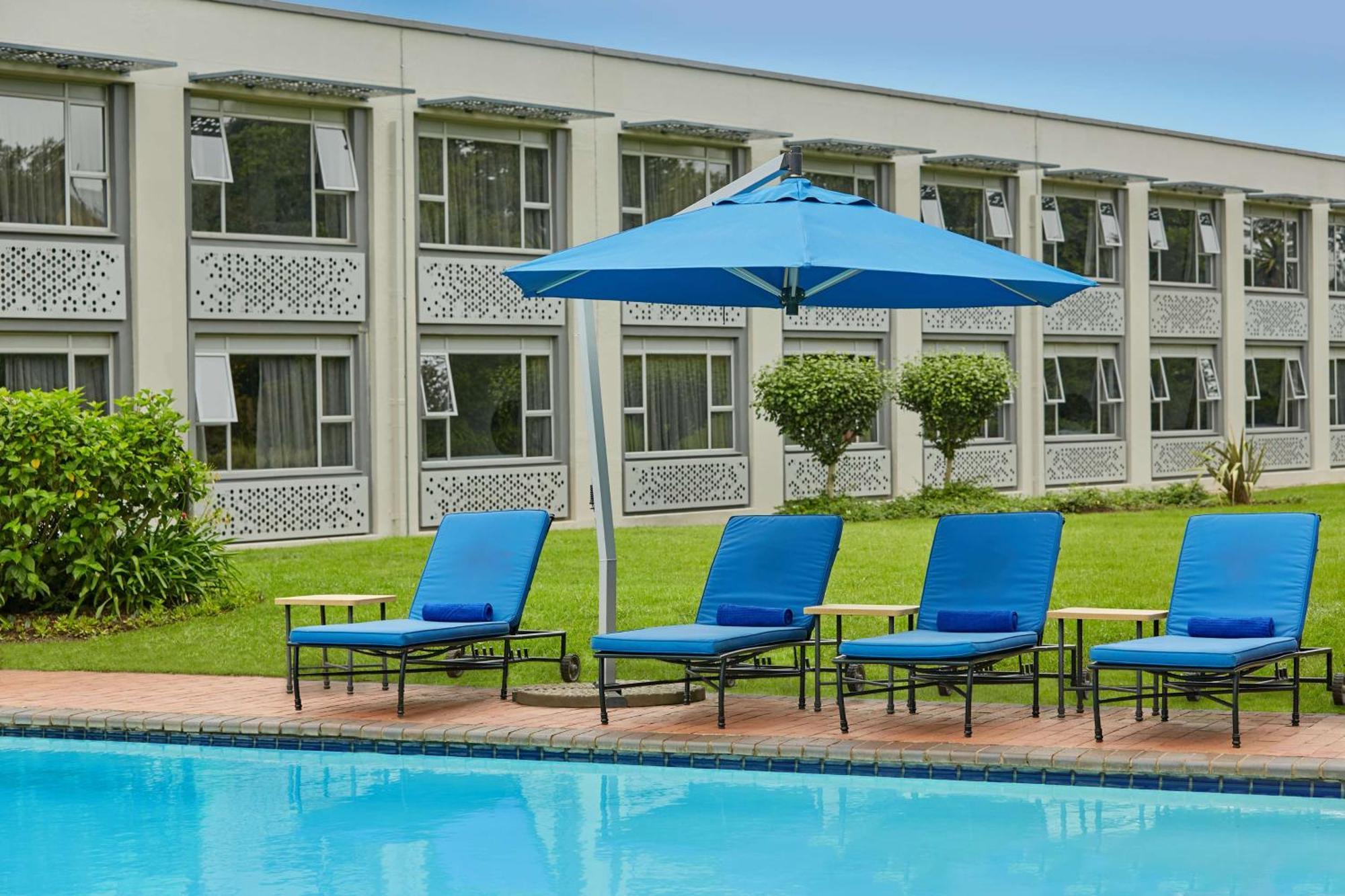 Garden Court Mthatha Bagian luar foto